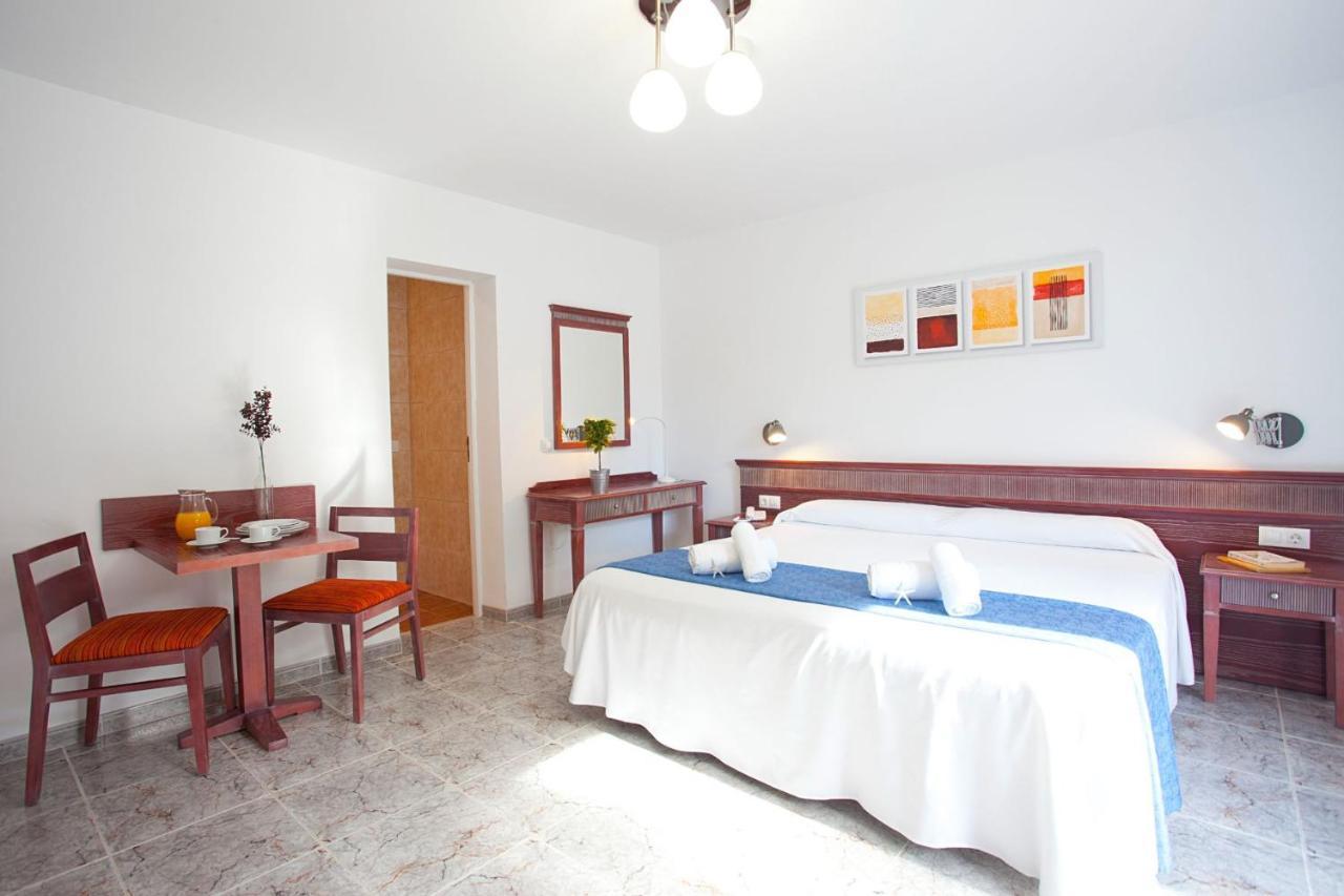 Apartamentos Cala Murada Tennis Eksteriør billede