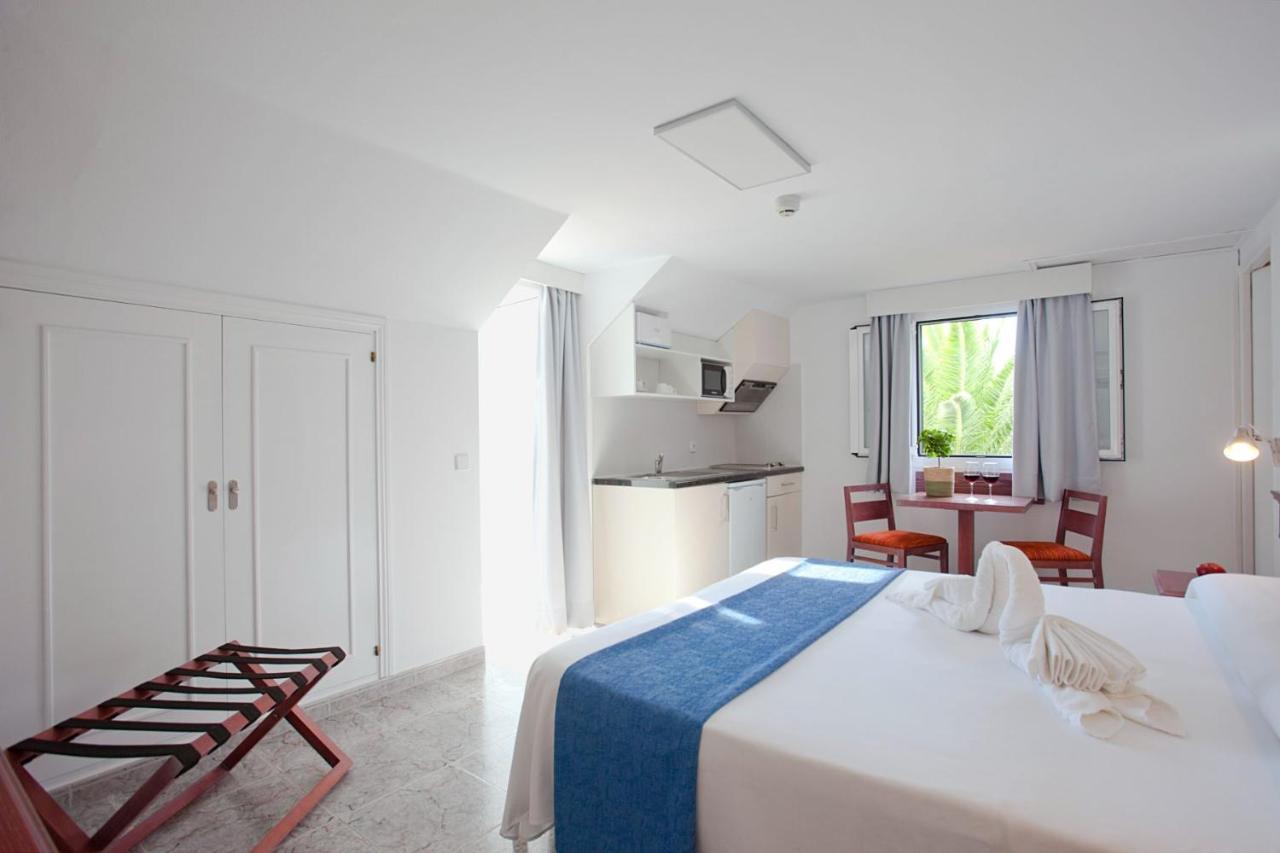 Apartamentos Cala Murada Tennis Eksteriør billede