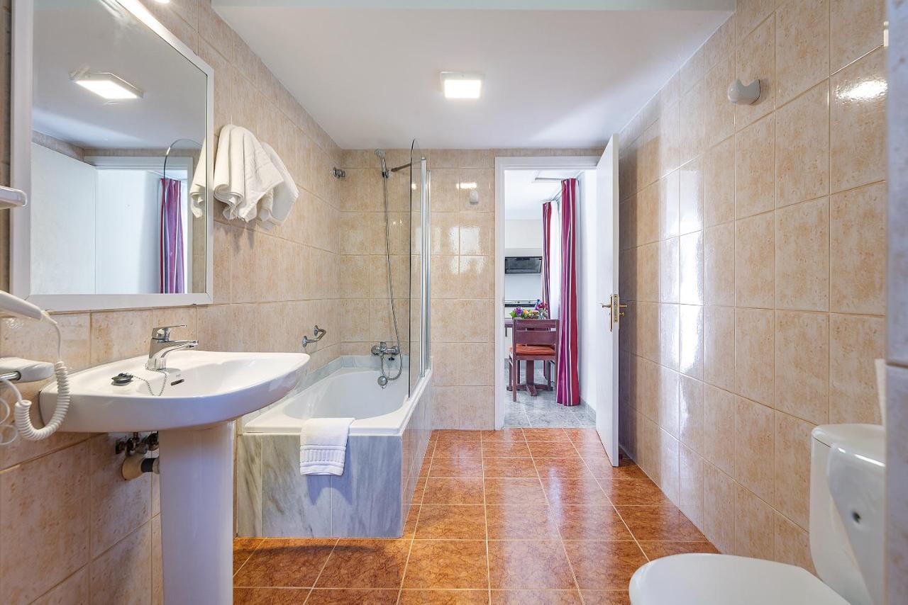 Apartamentos Cala Murada Tennis Eksteriør billede