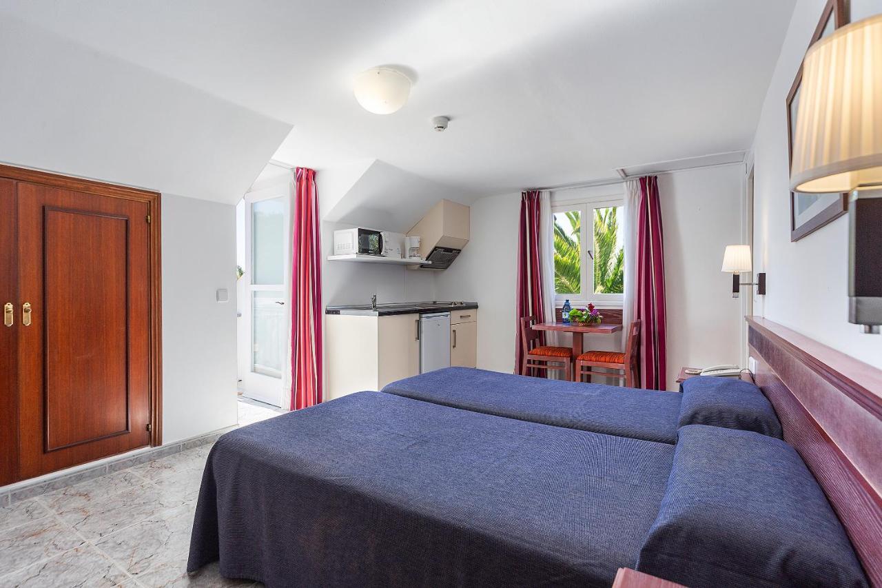 Apartamentos Cala Murada Tennis Eksteriør billede