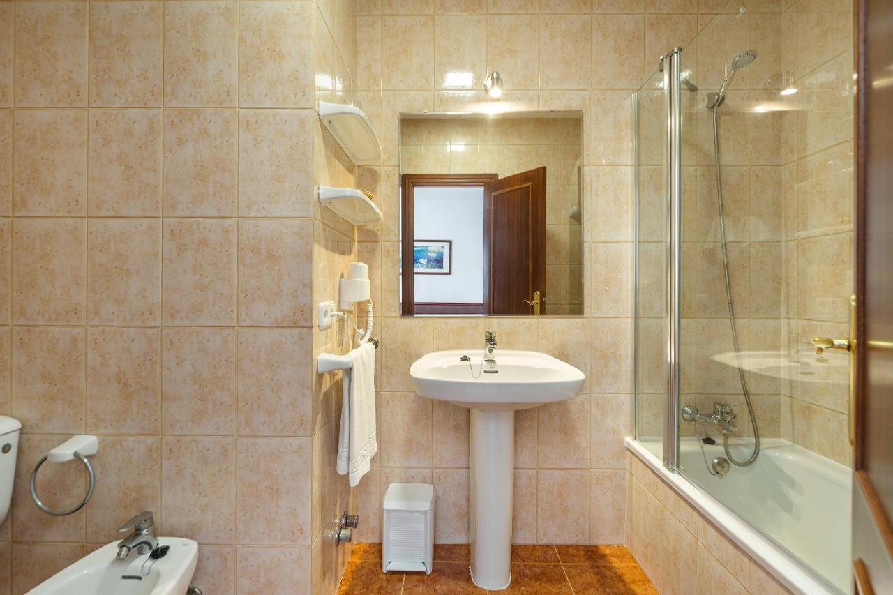 Apartamentos Cala Murada Tennis Eksteriør billede